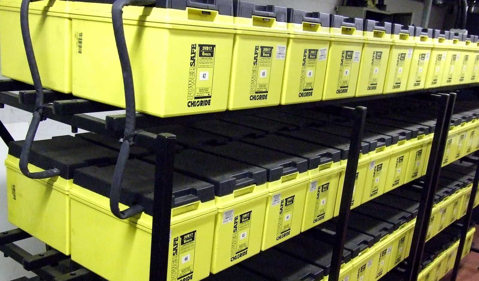 Power continuity batteries for ups