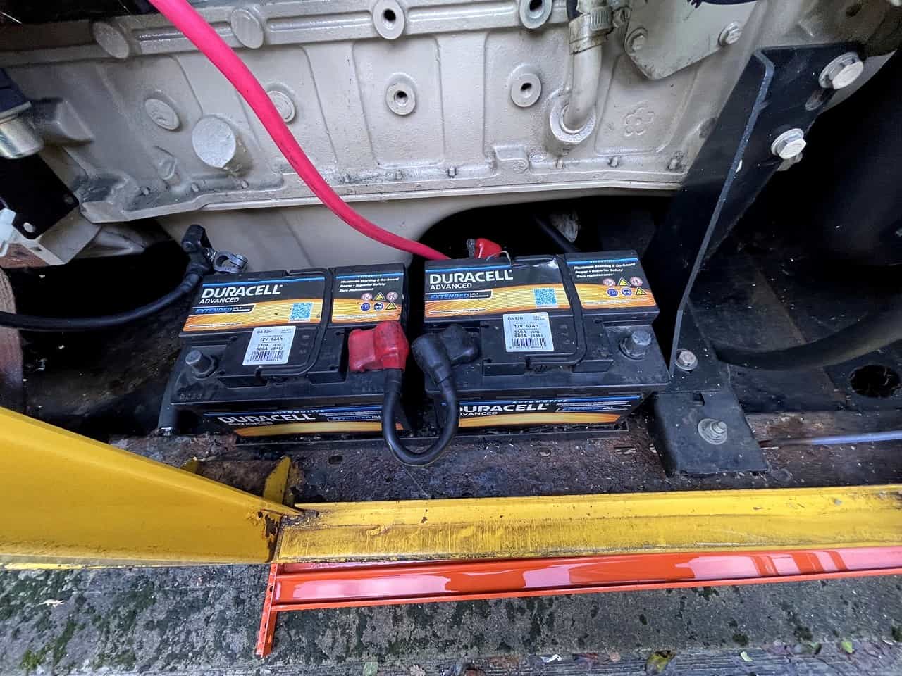 Power continuity batteries stuck together