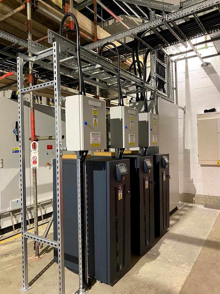 Power continuity example of static transfer switch