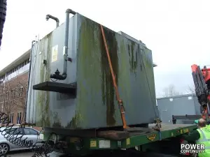 Power continuity fuel tank on low loader