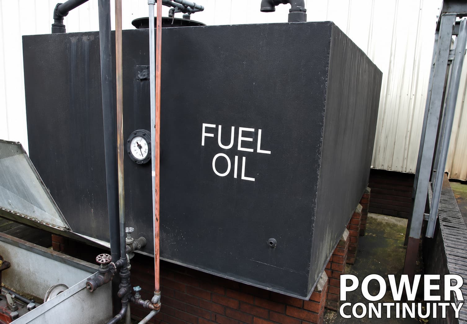 Power continuity removal of an old generator fuel tank