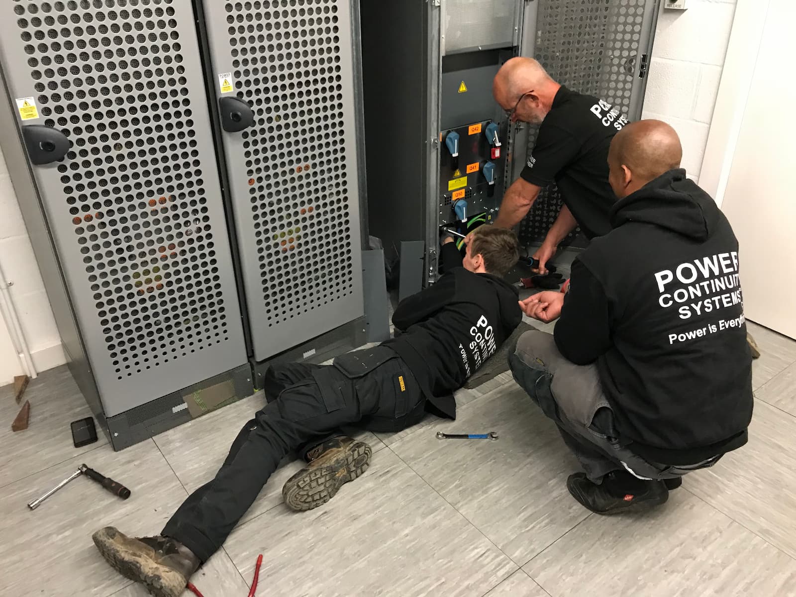 Power continuity static switch